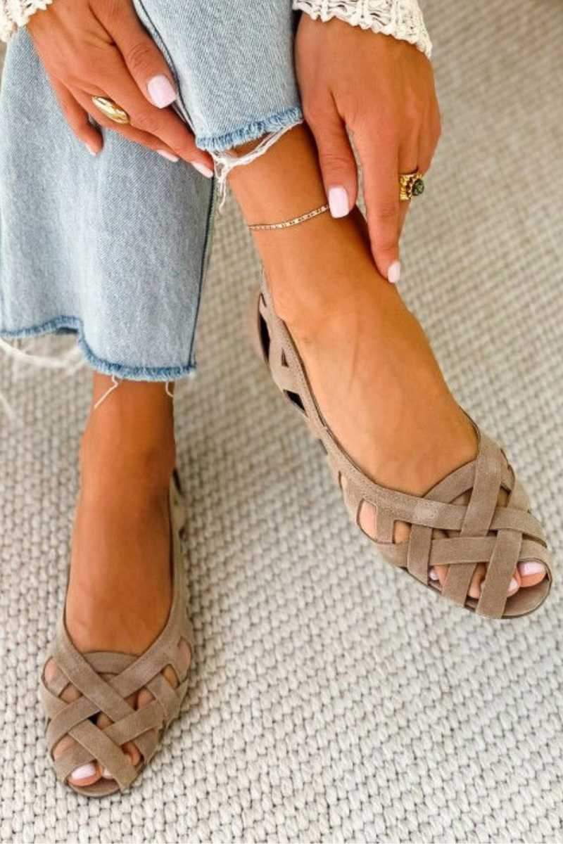 Hina | Flat open-toe sandals with braided material
