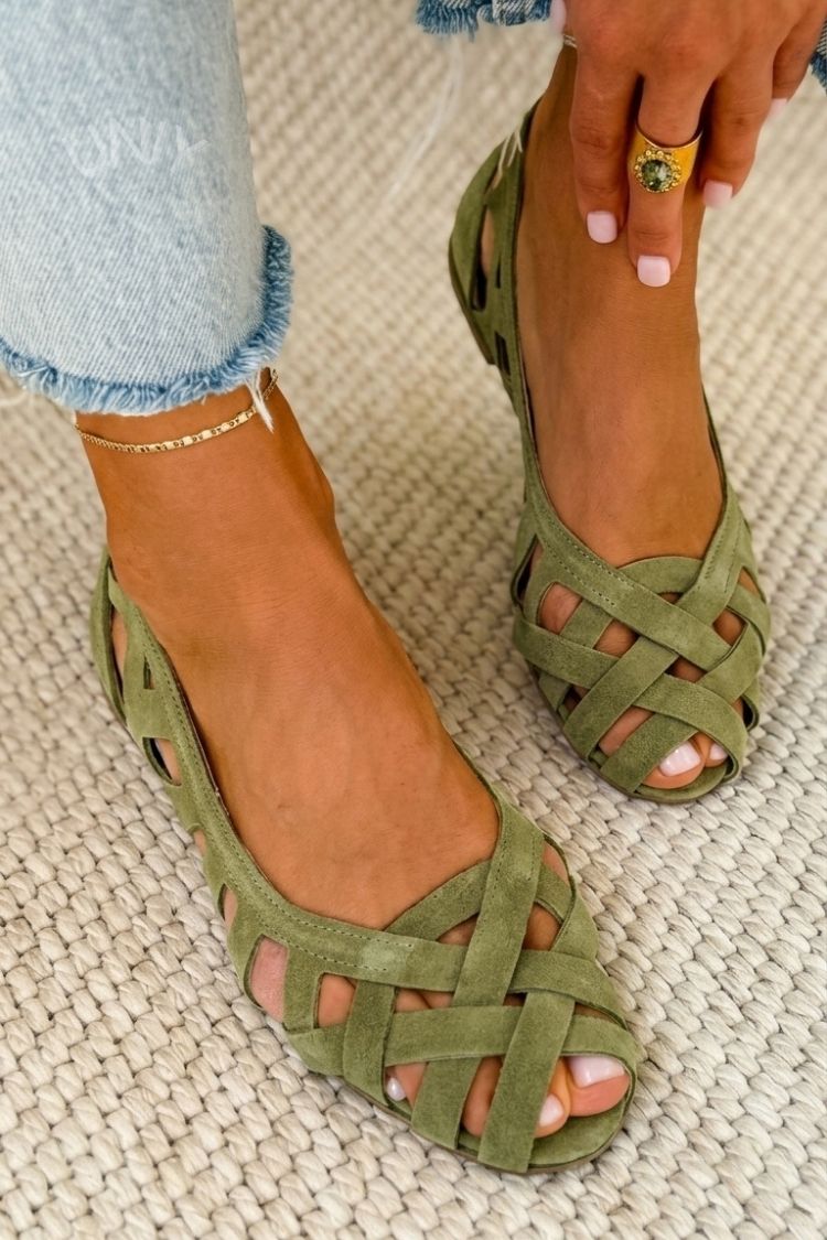Hina | Flat open-toe sandals with braided material